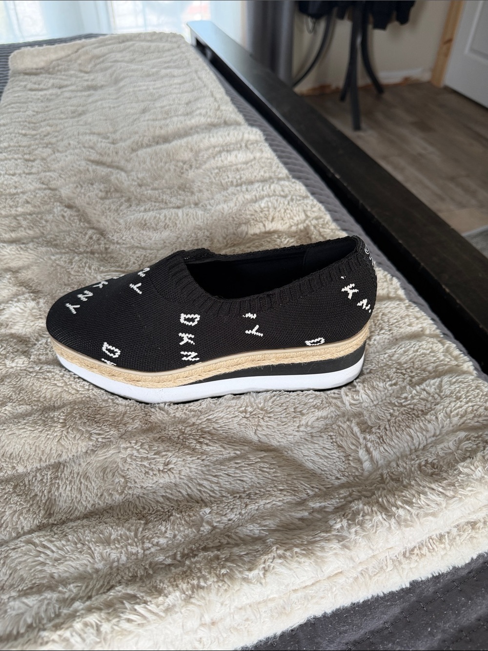 DKNY Black and White Espadrille Shoe Box - Picture 4 of 4